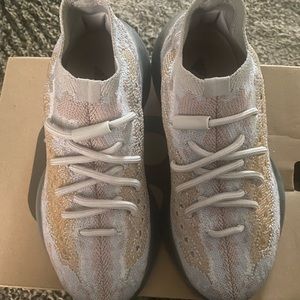 Yeezy , worn twice . They are too small so I’ve decided to get rid of them.